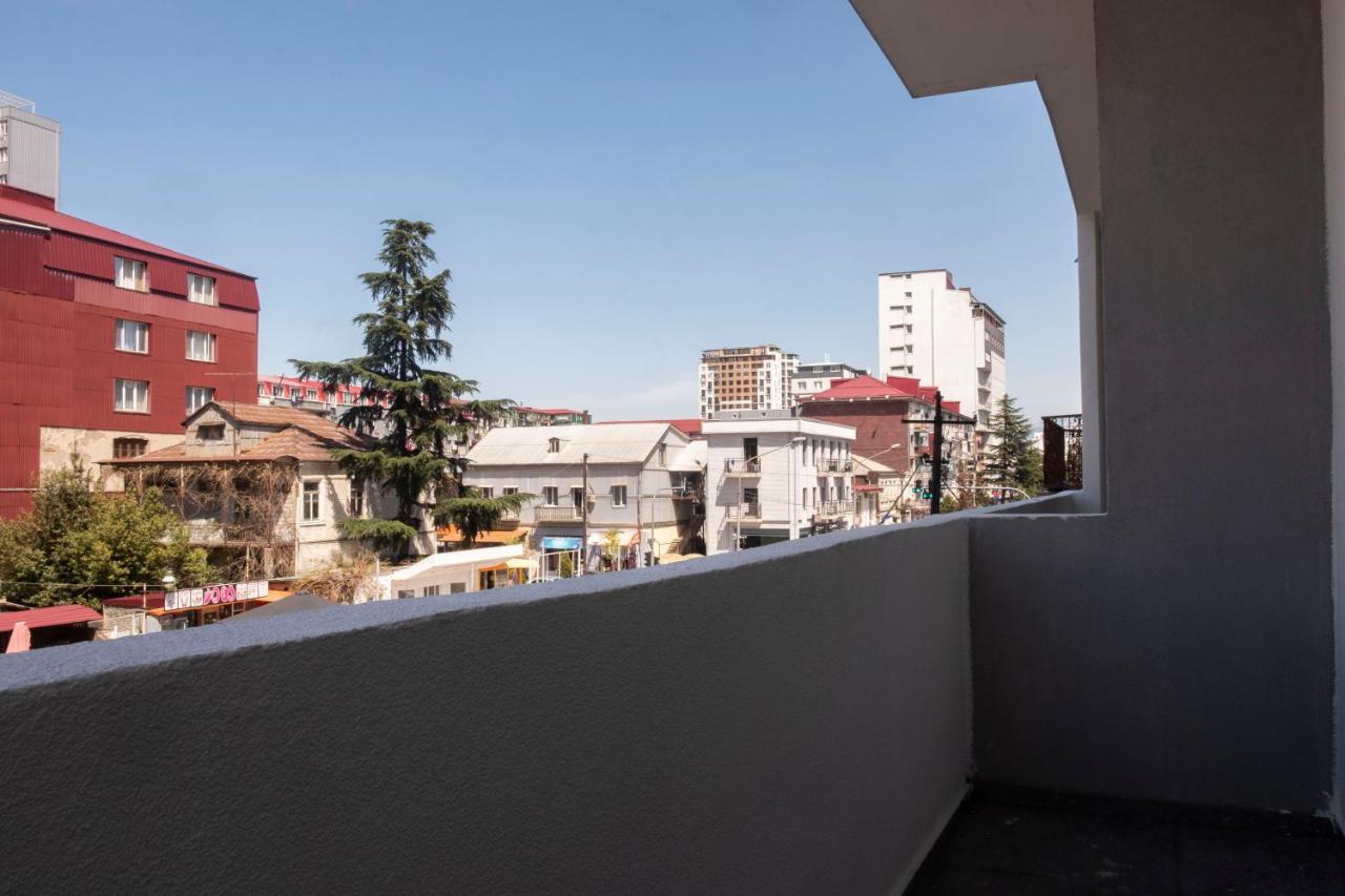 Art Hotel Батуми Екстериор снимка