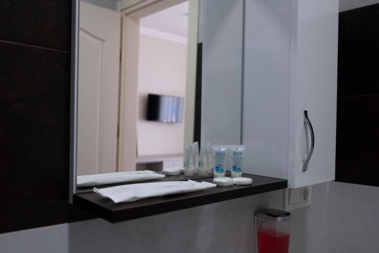 Art Hotel Батуми Екстериор снимка