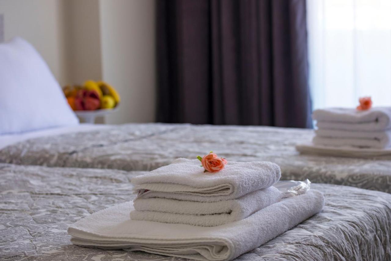 Art Hotel Батуми Екстериор снимка