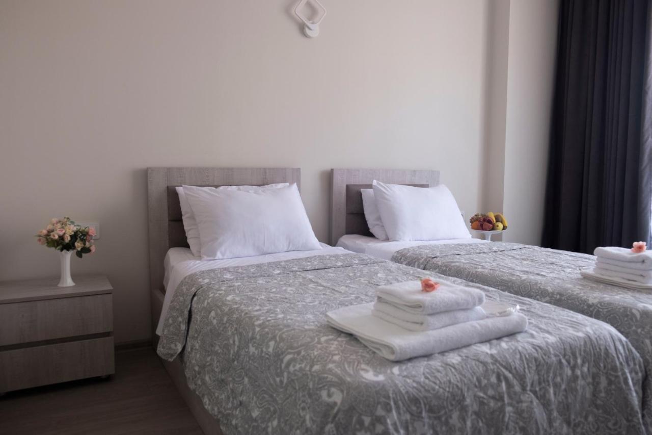 Art Hotel Батуми Екстериор снимка