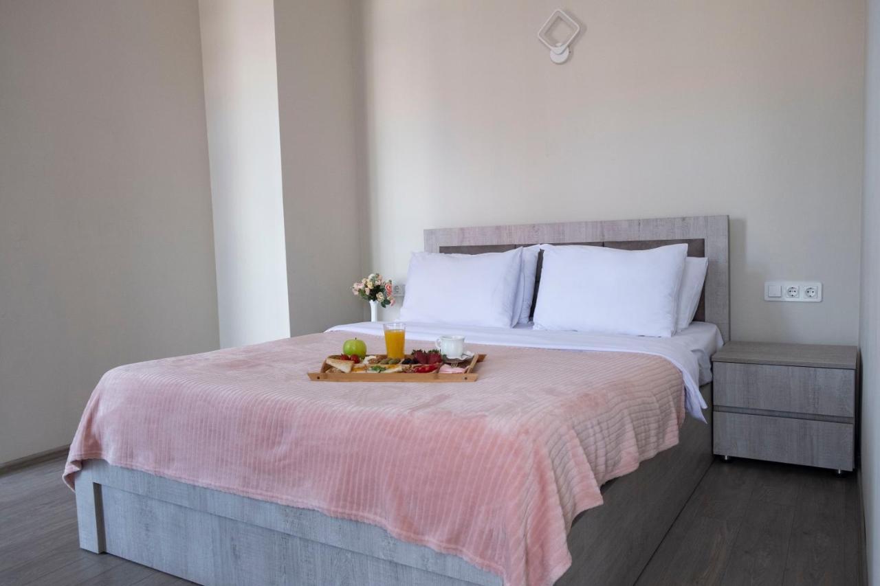 Art Hotel Батуми Екстериор снимка
