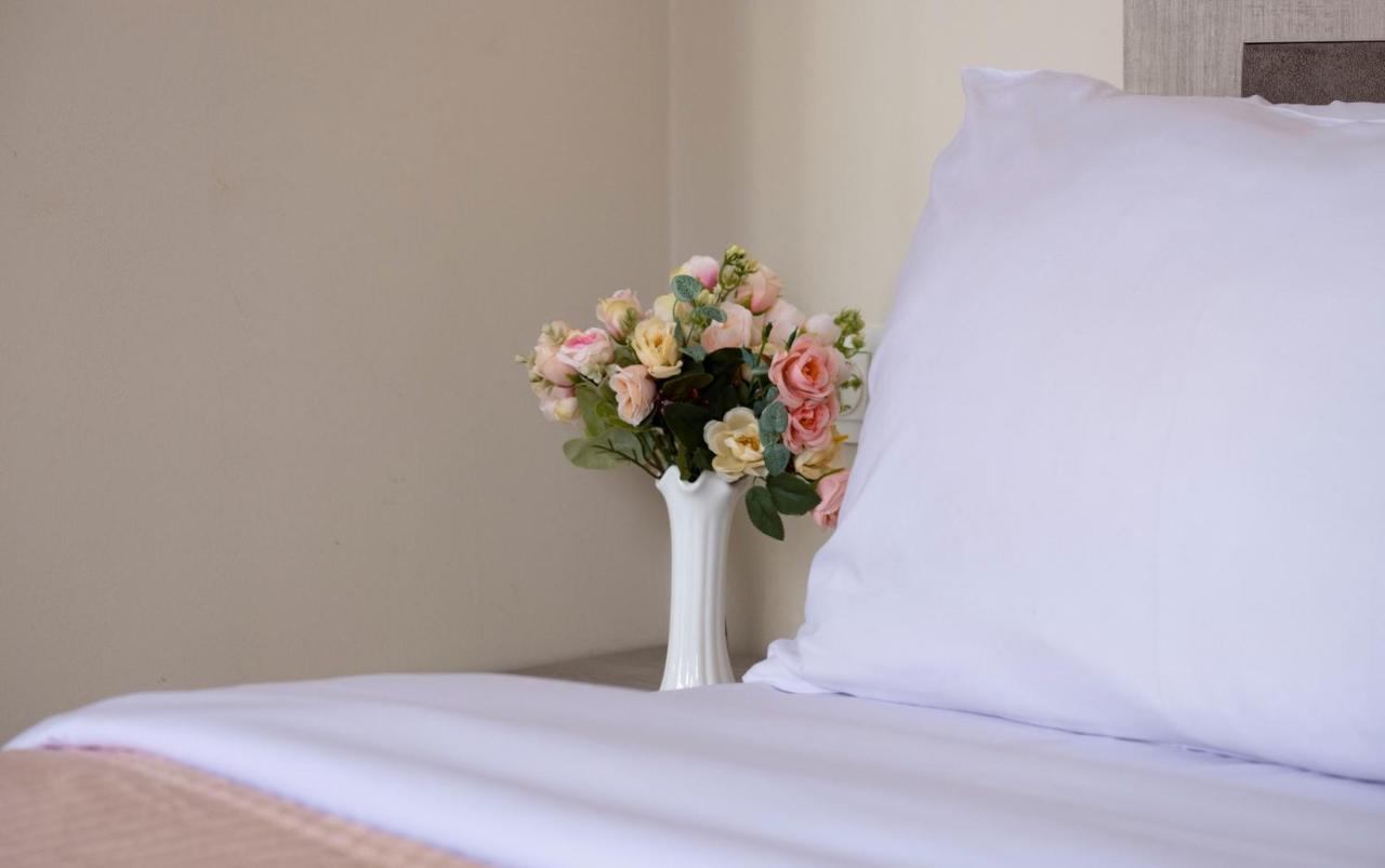 Art Hotel Батуми Екстериор снимка