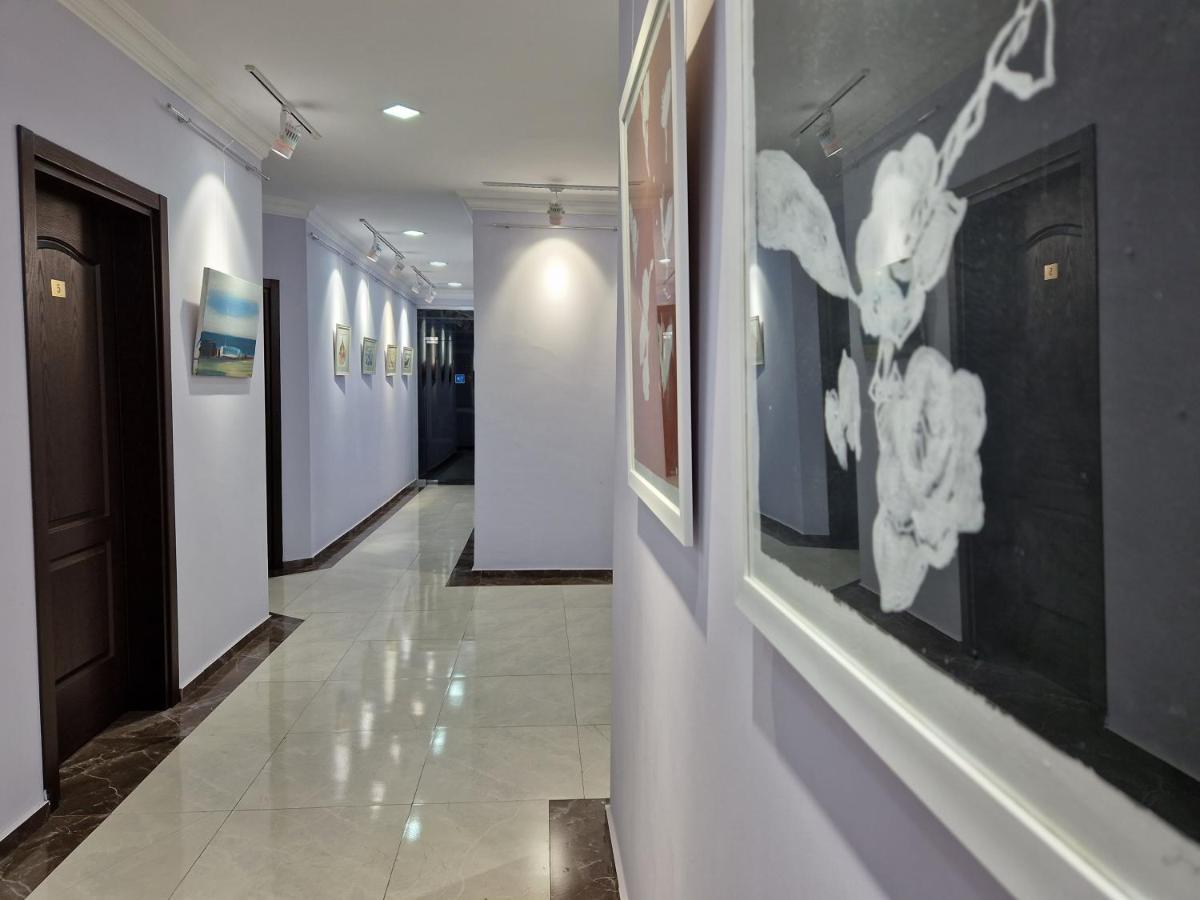Art Hotel Батуми Екстериор снимка