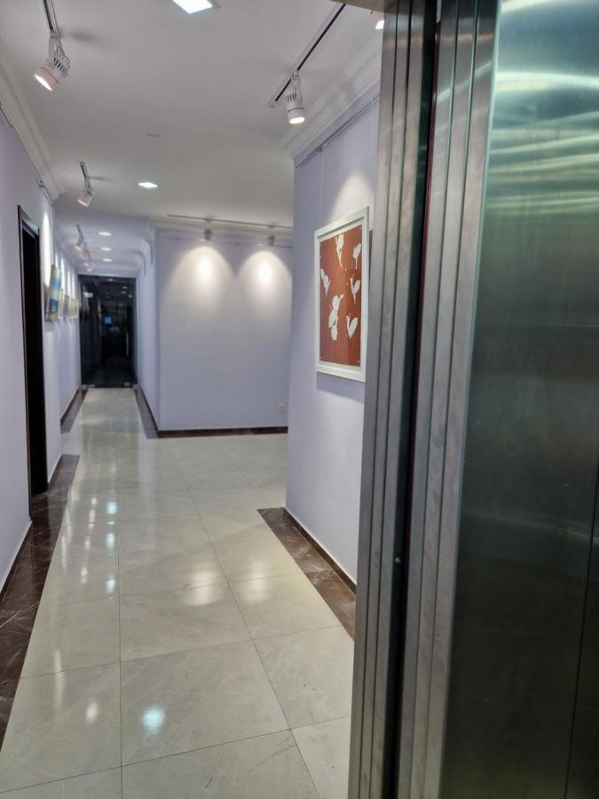 Art Hotel Батуми Екстериор снимка