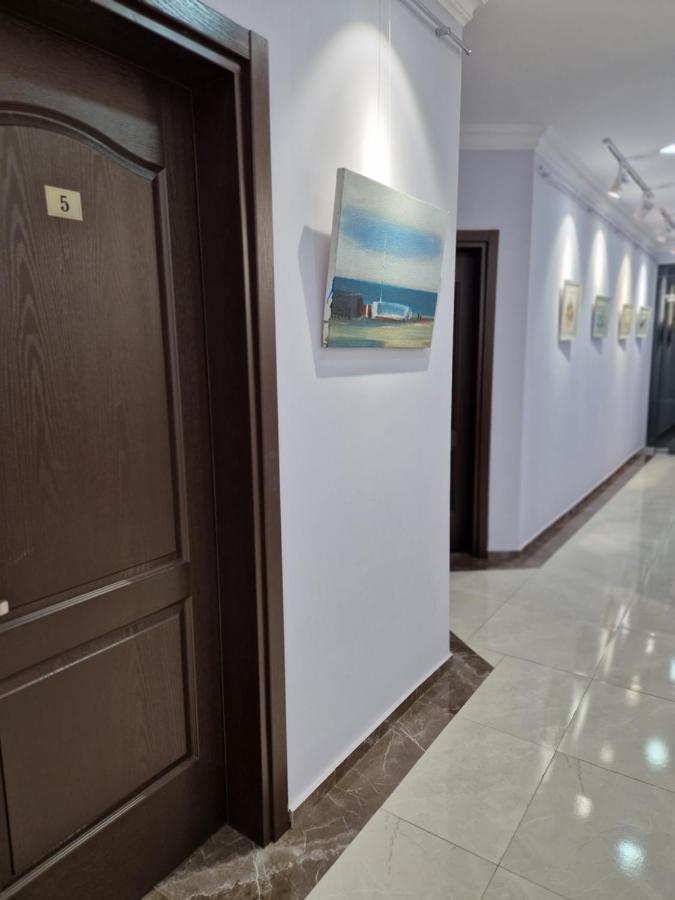 Art Hotel Батуми Екстериор снимка