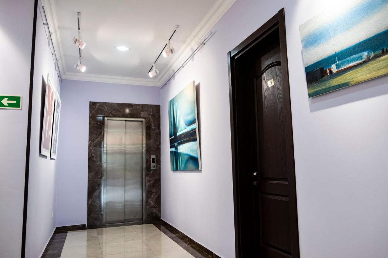 Art Hotel Батуми Екстериор снимка