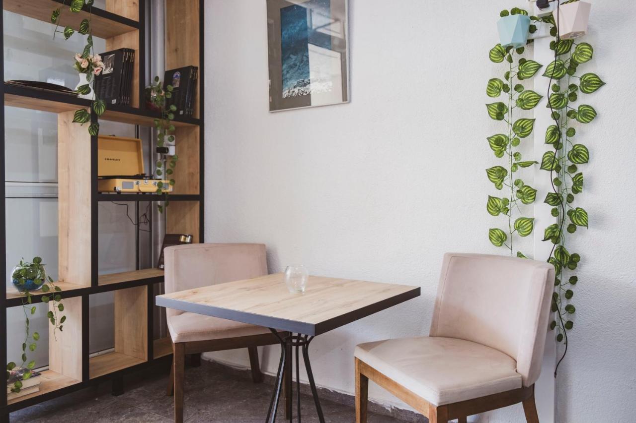 Art Hotel Батуми Екстериор снимка